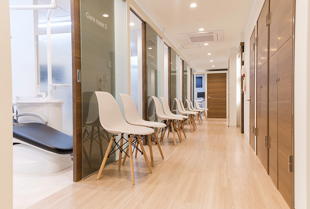 ご予約不要！駅ちかで年中無休土日祝も夜まで診療している歯科医院