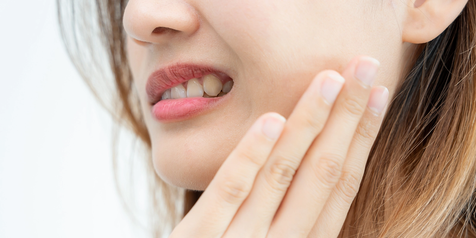 その不調、歯ぎしりが原因かも？