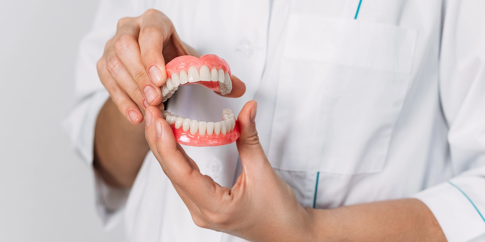 我慢していませんか？自分に合う入れ歯で笑顔の毎日を