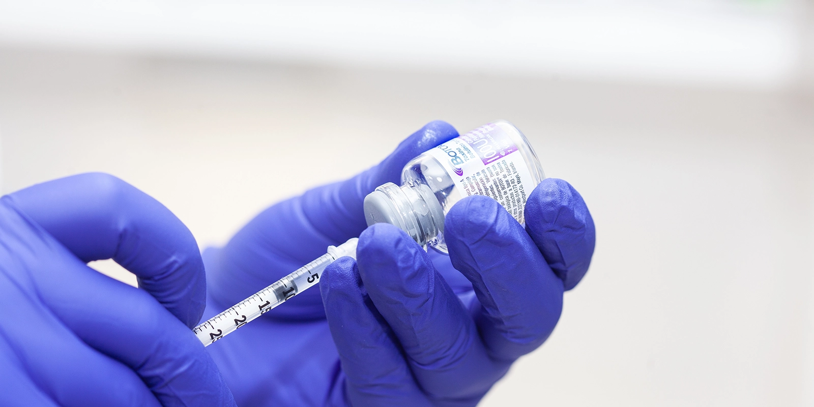 歯ぎしり・ガミースマイルを注射で改善